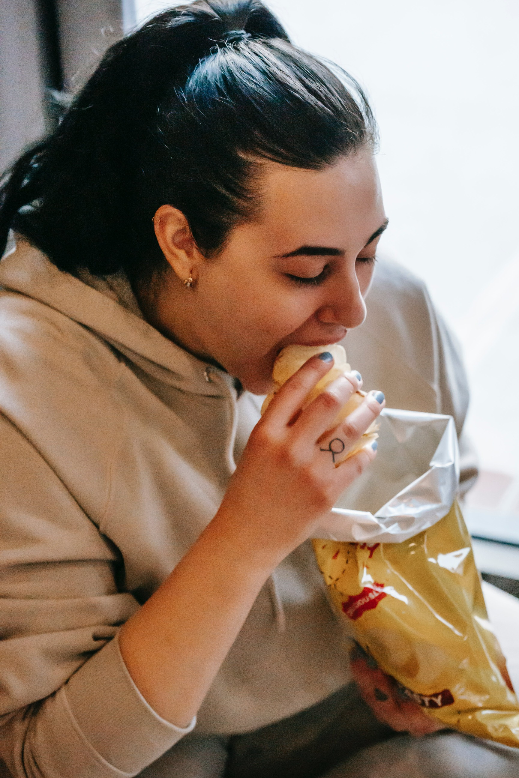 Le rôle de l'hypnose dans la perte des kilos émotionnels